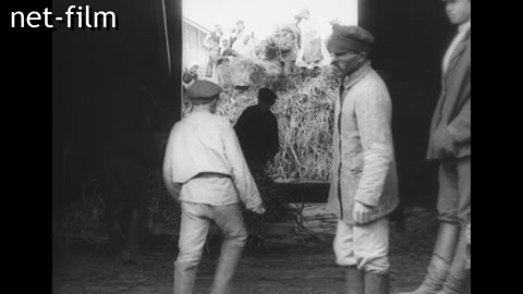 Кинохроника Крестьяне-члены кооператива на сельхозработах. (1923)