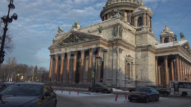 Санкт-Петербург, зима, день, здание Исаакиевского собора, панорама на улицу, пешеходный переход