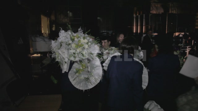 Балет, кулисы, артисты балета готовятся к выступлению