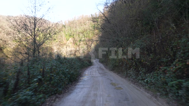 Абхазия, осень, день. Проезд по горному серпантину