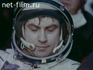 Фильм Под знаменем Великого Октября. (1978)