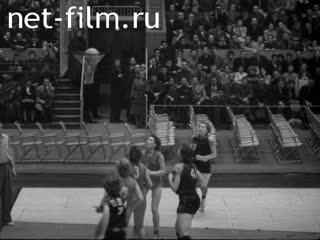 Footage The first meeting of Soviet and American baskebolistov. (1958)