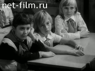 Newsreel Pioneerhood №11-1984 First Pioneer. Around the chess crown. Working solidarity. (1984)