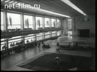 Newsreel Soviet Sport №9-1971 Shop for health. Ahead - Sapporo. Skiing on the Dnieper. Champion raises shift. Match of friendship. (1971)