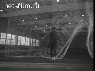 Newsreel Soviet Sport №1-1970 Sport Club "Desna". Veteran ice fights. Young skaters. Starts skaters. (1970)