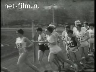 Newsreel Soviet Sport №5-1969 Cross Pravda. Cup - a schoolgirl. Slalom for the brave. Autographs on the ice. (1969)