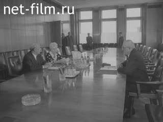 Newsreel Daily News / A Chronicle of the day №28-1983 There is a growing fraternal friendship. In the fields of the country. Singer revolution. Screen brings people together. (1983)
